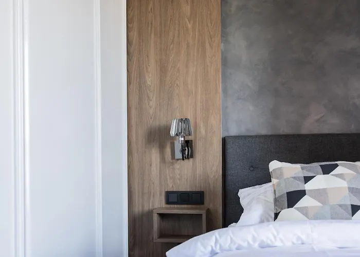 Glow - Chmielna, & River View