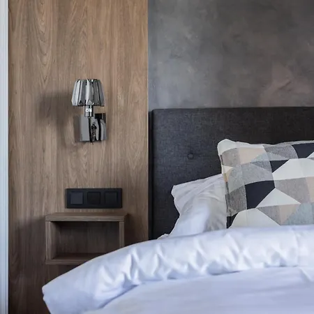 Glow - Chmielna, & River View