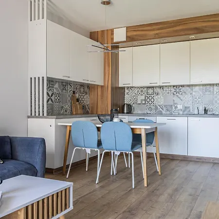 Glow - Chmielna, & River View