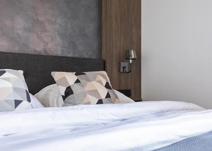 Glow - Chmielna, & River View